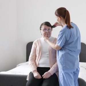 medium-shot-woman-nurse medium-shot-woman-nurse